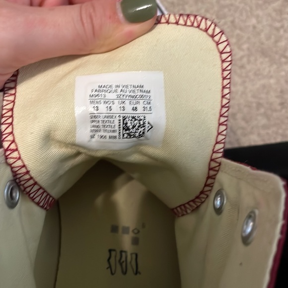 Burgundy high top converse - Picture 4 of 6